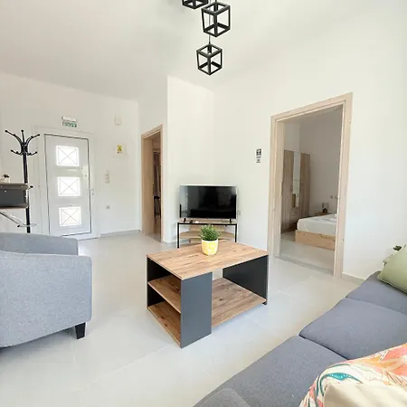Nikolas Ground Floor 2bd With Free Parking