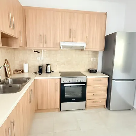 아파트 Nikolas Ground Floor 2bd With Free Parking