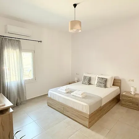 Nikolas Ground Floor 2bd With Free Parking *