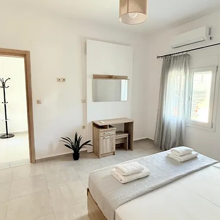 Nikolas Ground Floor 2bd With Free Parking